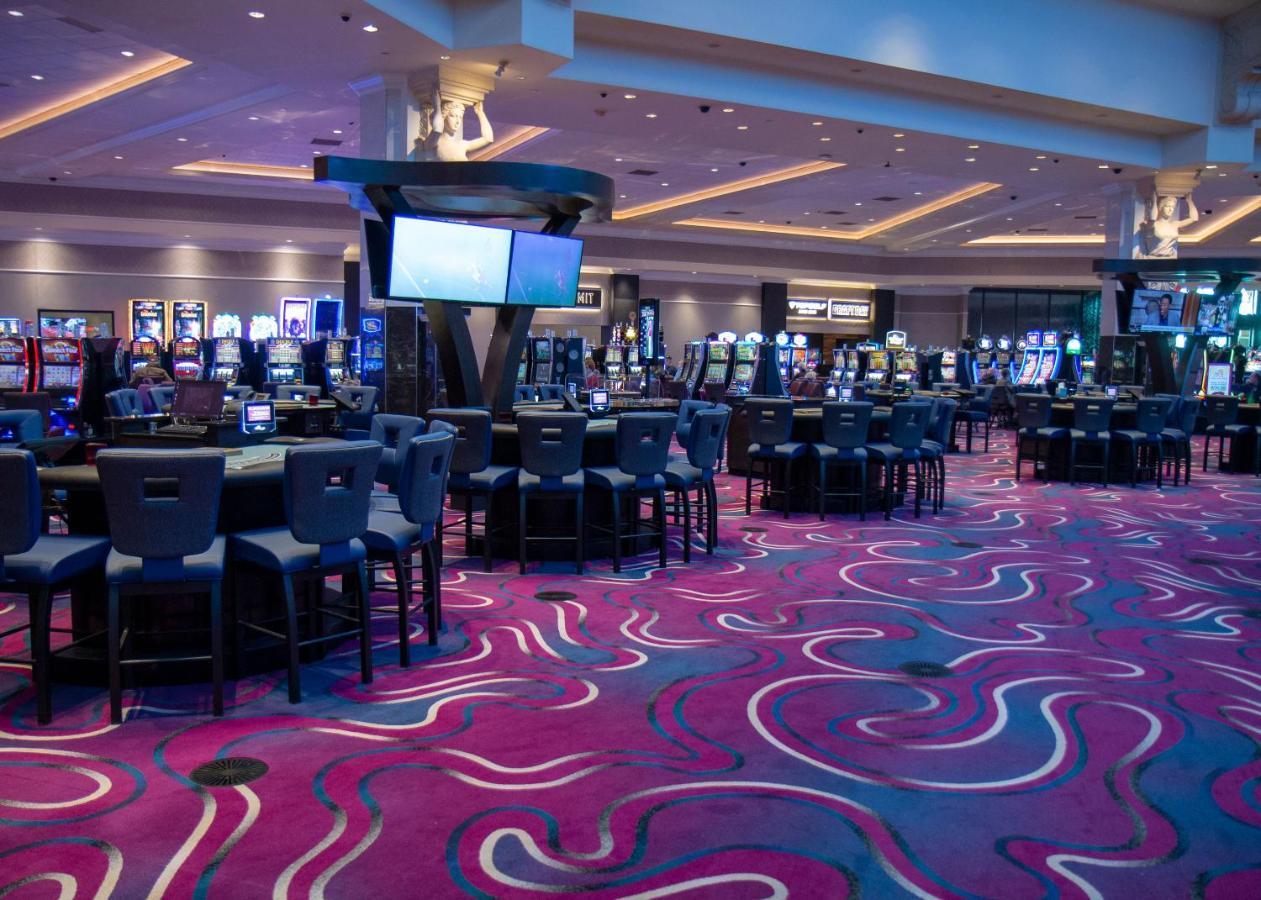 Riverside Casino & Golf Resort 외부 사진