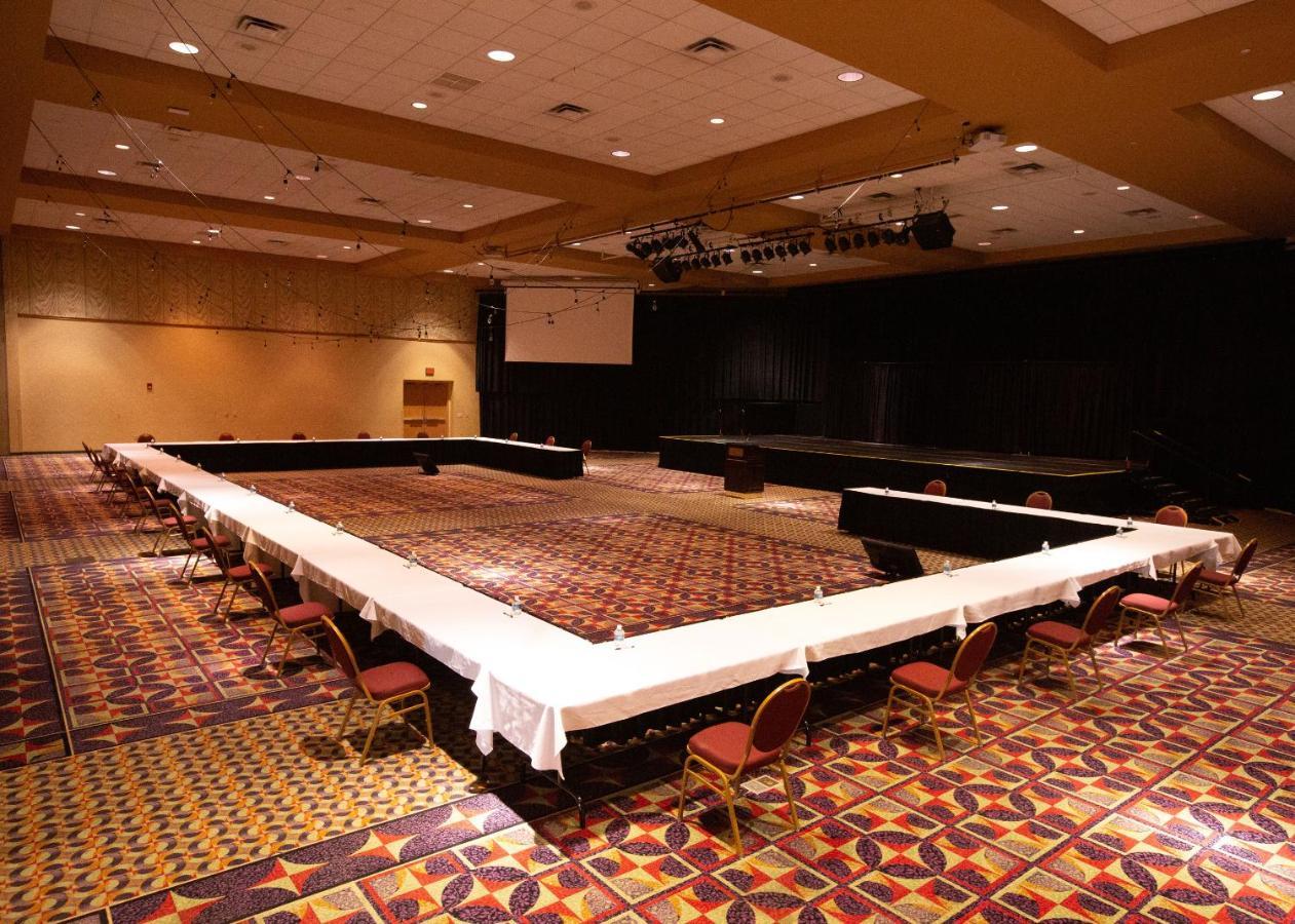 Riverside Casino & Golf Resort 외부 사진